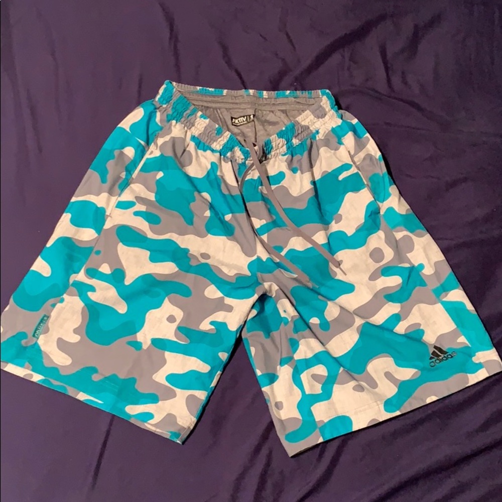 Adidas camo running shorts with lining